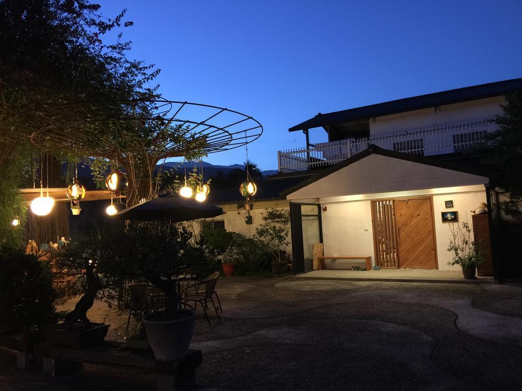 Hou Shan Ren Jia B&B Луйе Екстериор снимка