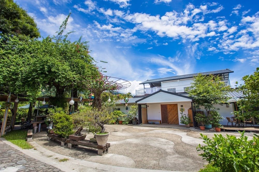 Hou Shan Ren Jia B&B Луйе Екстериор снимка