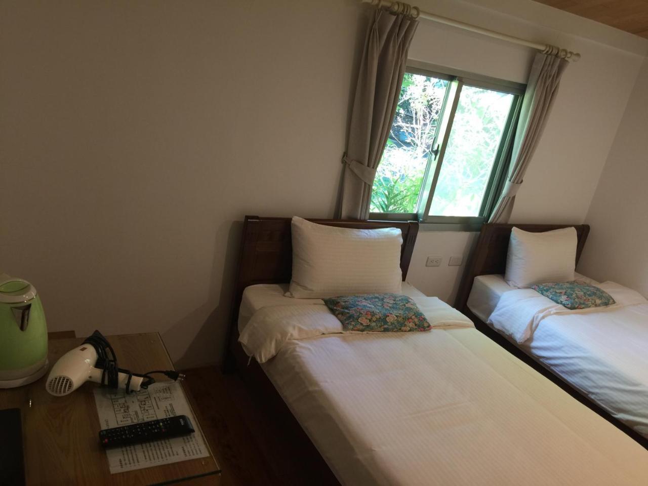 Hou Shan Ren Jia B&B Луйе Екстериор снимка