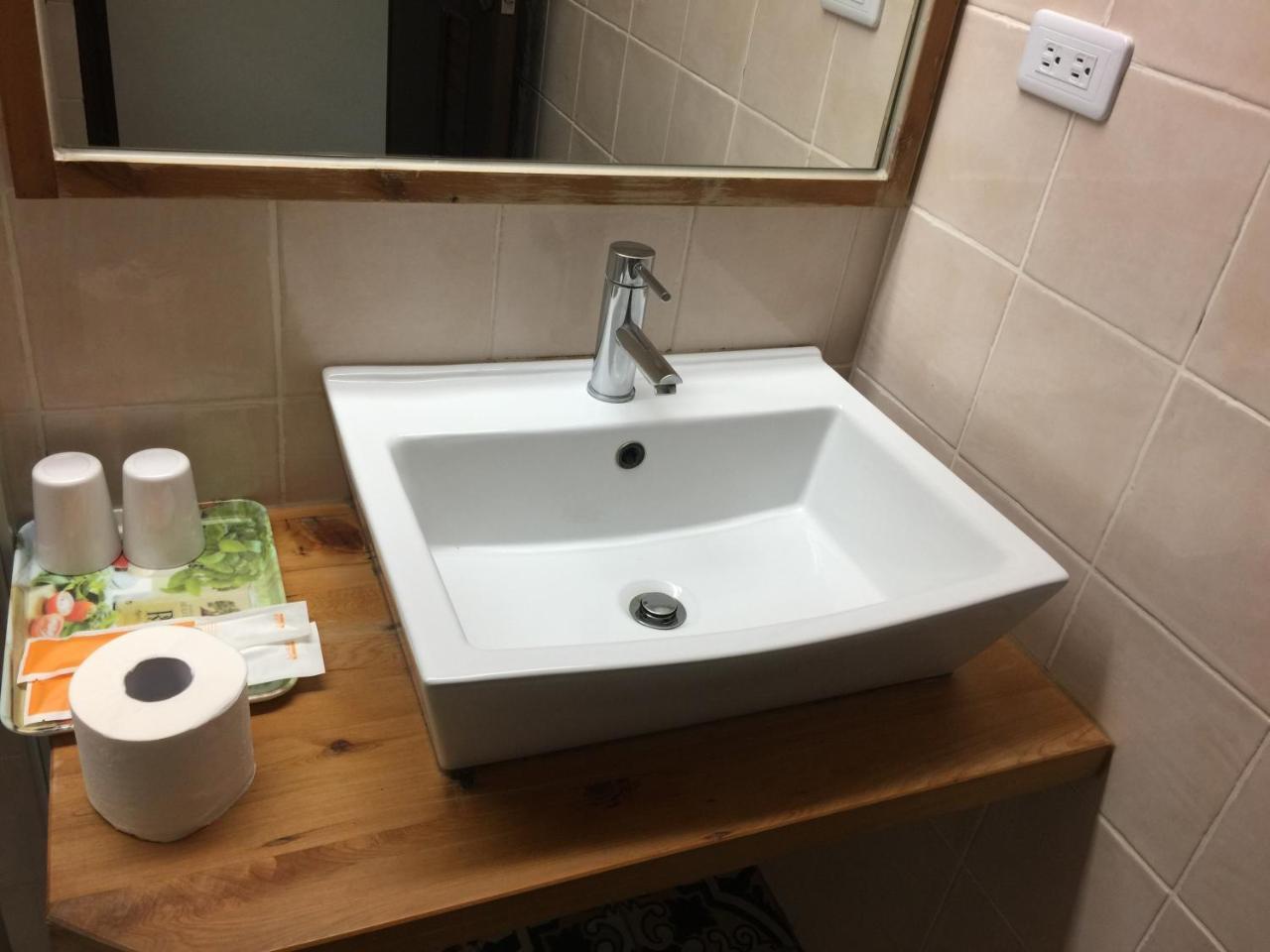 Hou Shan Ren Jia B&B Луйе Екстериор снимка